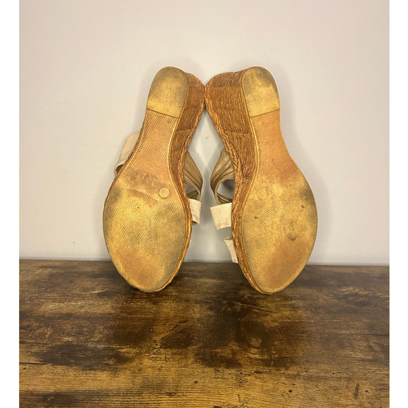Italian Shoemakers Gold Wedges - Size 7.5 - Picture 8 of 8